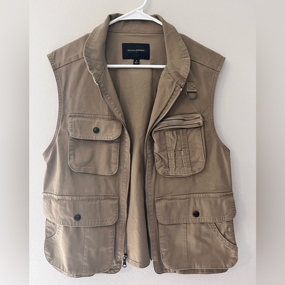 Size S Banana Republic Utility Vest. Safari brown color - only worn 1 time! - Picture 1 of 3
